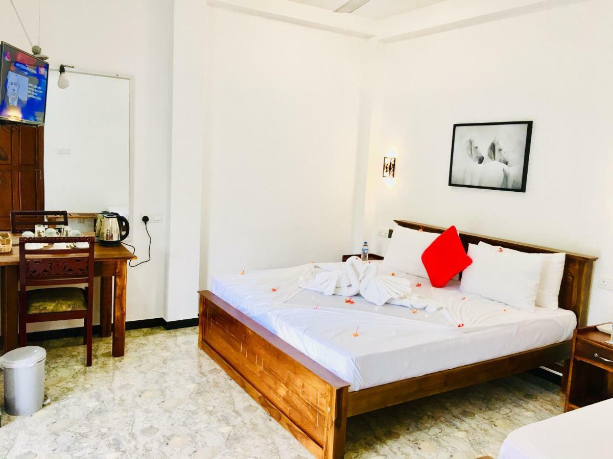 קנדי Jenushi Homestay מראה חיצוני תמונה