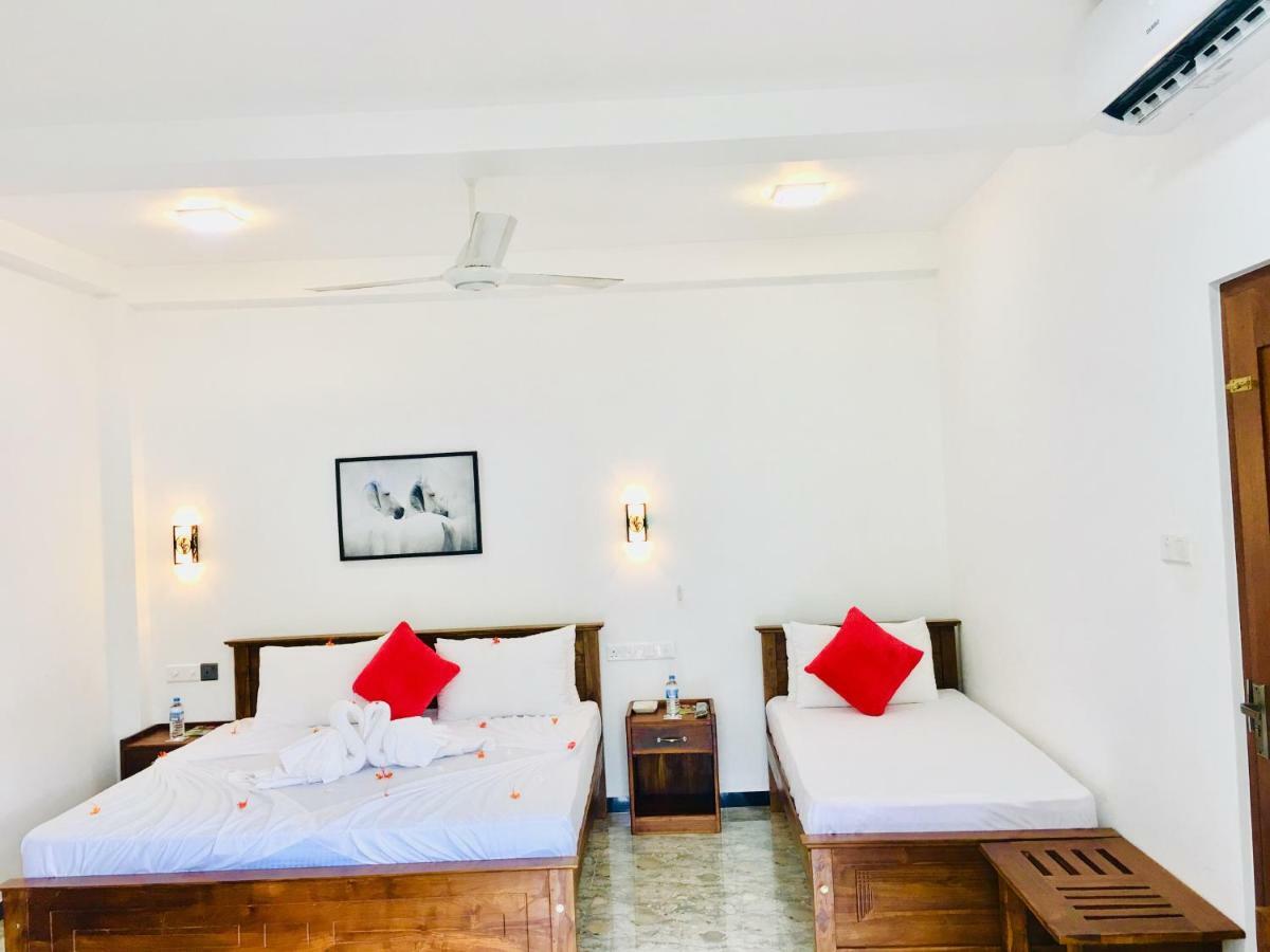 קנדי Jenushi Homestay מראה חיצוני תמונה