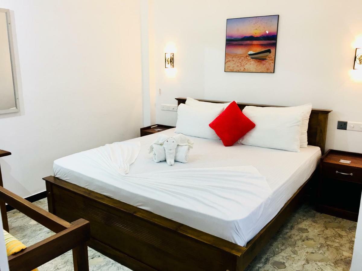 קנדי Jenushi Homestay מראה חיצוני תמונה