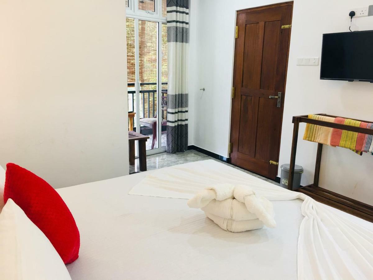 קנדי Jenushi Homestay מראה חיצוני תמונה