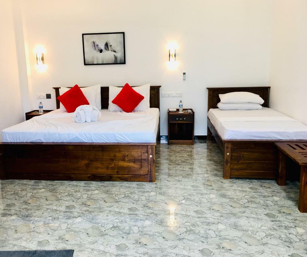 קנדי Jenushi Homestay מראה חיצוני תמונה