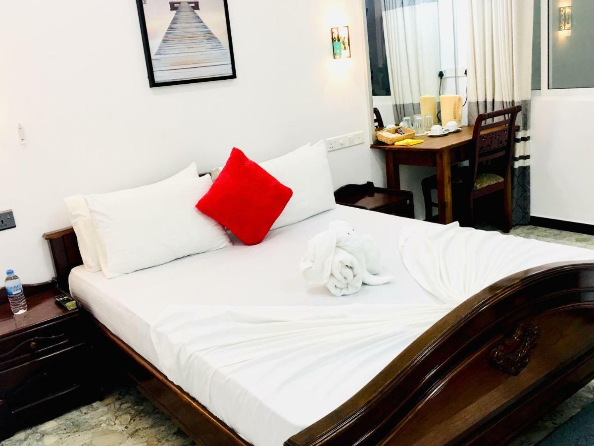 קנדי Jenushi Homestay מראה חיצוני תמונה