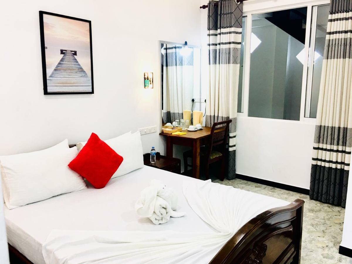 קנדי Jenushi Homestay מראה חיצוני תמונה