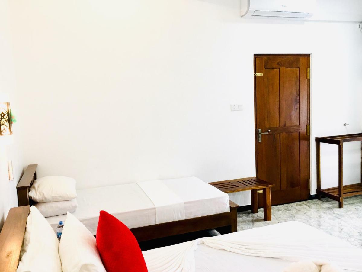 קנדי Jenushi Homestay מראה חיצוני תמונה