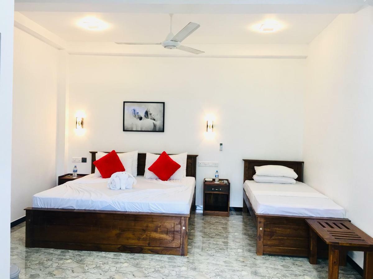 קנדי Jenushi Homestay מראה חיצוני תמונה